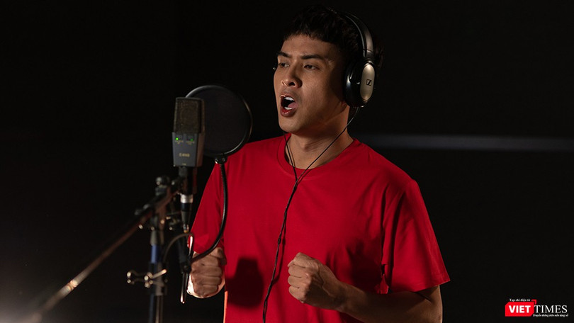 Hồ Quang Hiếu và 19 nghệ sĩ cùng xuất hiện trong MV "Việt Nam sẽ chiến thắng" (Ảnh: NVCC) 