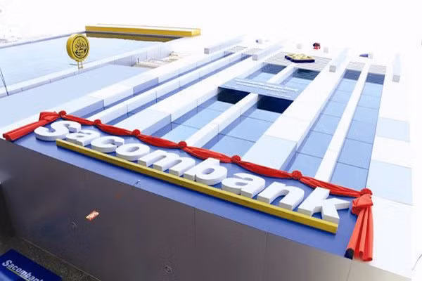 Về động thái bất ngờ ở Sacombank: Đổi mã STB thành SCM, chuyển niêm yết ra HNX. (Ảnh: TBKTSG)