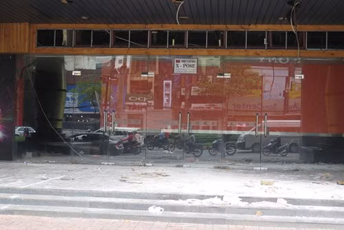 Cảnh hoang tàn của tòa nhà trị giá 55 triệu USD Thuận Kiều Plaza ảnh 13