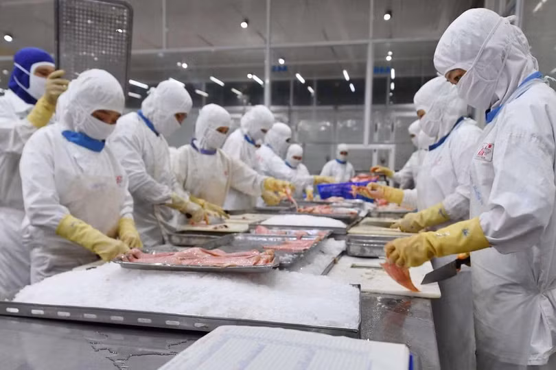 Nhiều doanh nghiệp đã đăng ký tiếp tục hoạt động theo phương châm "3 tại chỗ" nhưng vẫn nhiều lo ngại. Ảnh: Hoàng Hà. Nhiều doanh nghiệp đã đăng ký tiếp tục hoạt động theo phương châm "3 tại chỗ" nhưng vẫn nhiều lo ngại. Ảnh: Hoàng Hà.