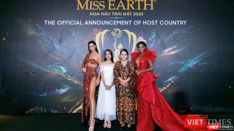 Hai đại diện sắc đẹp của cuộc thi Miss Earth 2020 và 2021 cùng có mặt tại Việt Nam để trò chuyện, huấn luyện cho thí sinh tham dự Miss Earth 2022