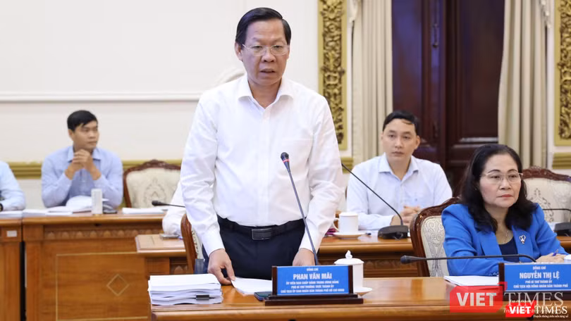Ông Phan Văn Mãi, Chủ tịch UBND TP.HCM phát biểu Ông Phan Văn Mãi, Chủ tịch UBND TP.HCM phát biểu