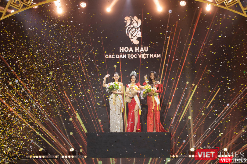 Tân Hoa hậu các dân tộc VN 2022 Nông Thúy Hằng và 2 Á hậu vừa đăng quang