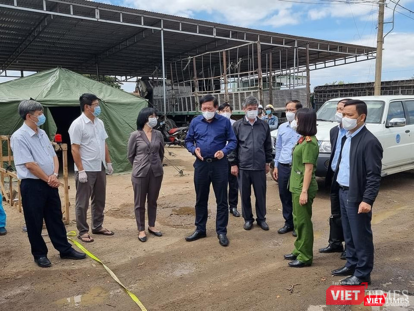 Thứ trưởng nhấn mạnh cần phải xây dựng phương án để khi có tình huống kịp thời triển khai ngay BV Dã chiến (Ảnh: BYT) Thứ trưởng nhấn mạnh cần phải xây dựng phương án để khi có tình huống kịp thời triển khai ngay BV Dã chiến (Ảnh: BYT)