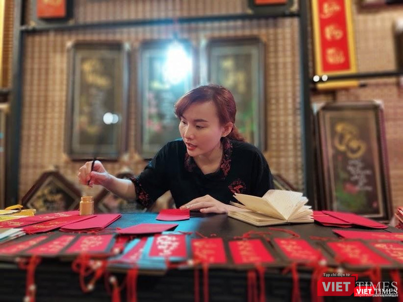 Xin chữ ngày xuân - phong tục đẹp trong Tết nguyên đán (Ảnh: Hoà Bình) Xin chữ ngày xuân - phong tục đẹp trong Tết nguyên đán (Ảnh: Hoà Bình)