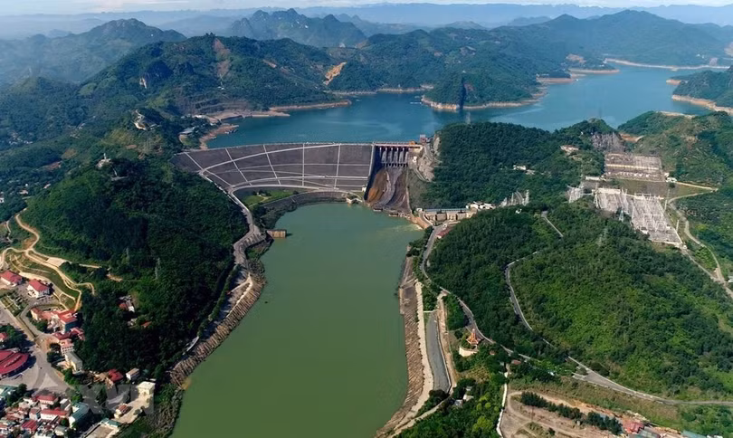 Hai nhà máy của "Shark" Liên và doanh nhân 8x Tuấn "Gelex" sẽ cùng dùng chung nguồn nước mặt Sông Đà ở hạ lưu Đập thủy điện Hòa Bình