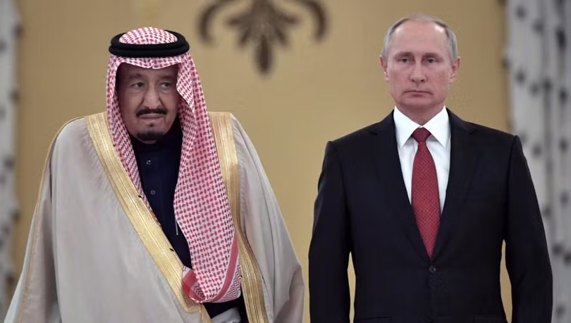 Tổng thống Putin đón quốc vương A rập Xê út tại Điện Kremlin trong chuyến thăm khiến thế giới sửng sốt