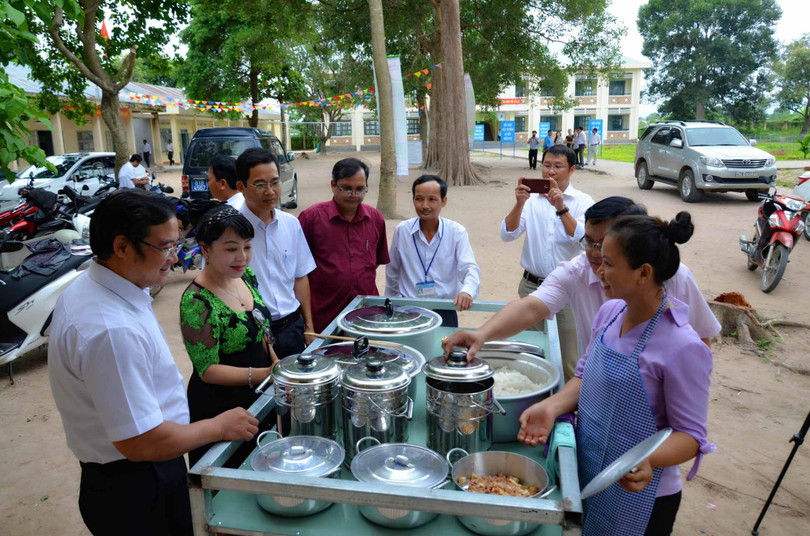 Ngày mở bếp "Cơm có thịt" đầu tiên trên Tây Nguyên tại trường TH Kim Đồng