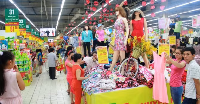 Cuộc đấu giá là cơ hội hiếm có để các công ty bán lẻ châu Á có tiềm lực về tài chính mở rộng tại hai thị trường màu mỡ nhất Đông Nam Á.