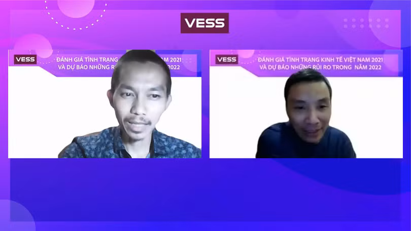 PGS. TS Phạm Thế Anh (phải) phát biểu tại toạ đàm “Đánh giá tình trạng kinh tế Việt Nam 2021 và dự báo những rủi ro trong năm 2022” PGS. TS Phạm Thế Anh (phải) phát biểu tại toạ đàm “Đánh giá tình trạng kinh tế Việt Nam 2021 và dự báo những rủi ro trong năm 2022”