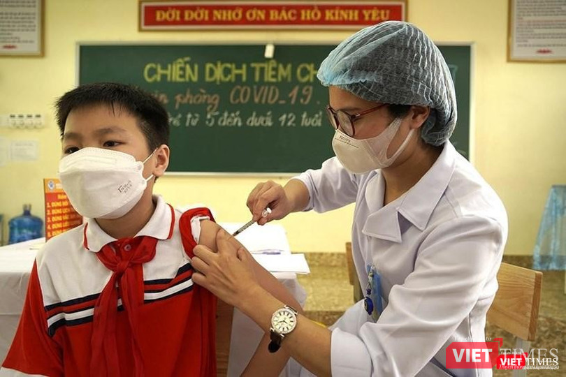 Tiêm vaccine COVID-19 theo độ tuổi quy định tại tất cả các địa phương