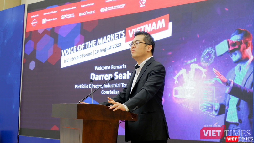 Ông Darren Seah, Giám đốc kinh doanh của Constellar nhấn mạnh chủ đề số hóa doanh nghiệp, thực tế ảo và trí tuệ nhân tạo. Ảnh: HB Ông Darren Seah, Giám đốc kinh doanh của Constellar nhấn mạnh chủ đề số hóa doanh nghiệp, thực tế ảo và trí tuệ nhân tạo. Ảnh: HB