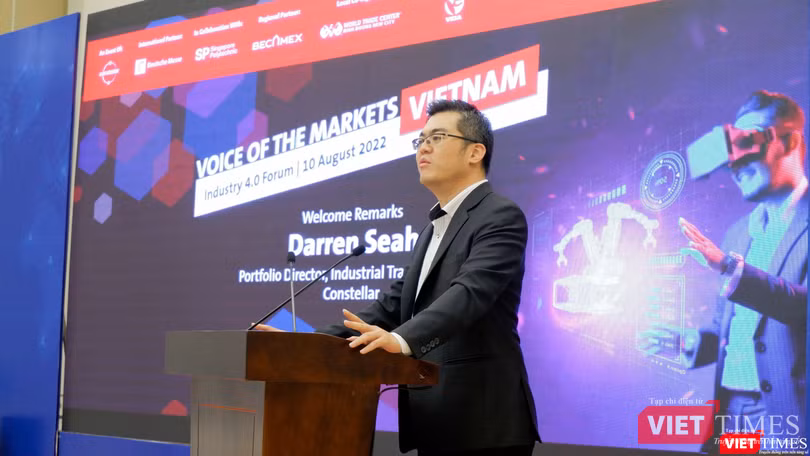 Ông Darren Seah, Giám đốc kinh doanh của Constellar nhấn mạnh chủ đề số hóa doanh nghiệp, thực tế ảo và trí tuệ nhân tạo. Ảnh: HB Ông Darren Seah, Giám đốc kinh doanh của Constellar nhấn mạnh chủ đề số hóa doanh nghiệp, thực tế ảo và trí tuệ nhân tạo. Ảnh: HB