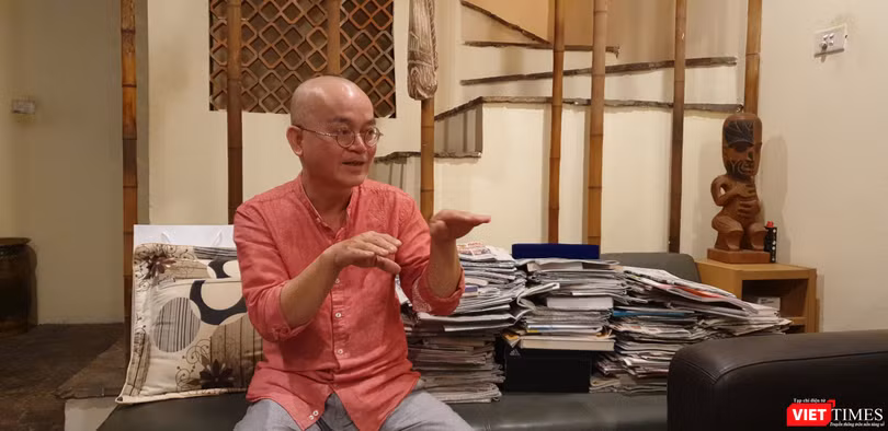 Họa sĩ Tào Linh trao đổi với VietTimes về loạt tranh chuột đúng năm tuổi Canh Tý 