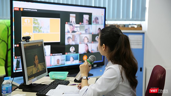 Cô trò Trường Vstar School học online trong thời gian dịch bệnh COVID-19 (Ảnh: Vstar School) 