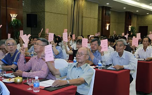 Theo HDBank, “100% cổ đông của HDBank vui vẻ, phấn khởi, đồng thuận với phương án chia cổ tức của ngân hàng là 10% bằng tiền mặt”.