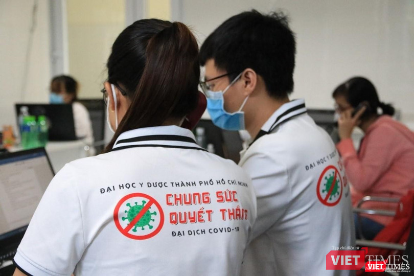 Hơn 400 sinh viên Đại học Y Dược TP.HCM trong 22 đội thực hiện các cuộc gọi truy vết F0