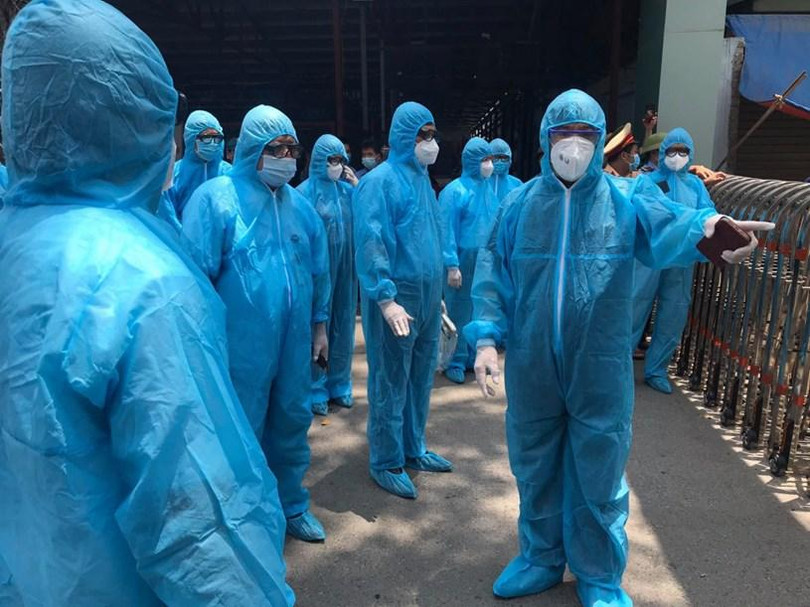 Các bác sĩ mong muốn người dân nâng cao tinh thần phòng chống COVID-19, thực hiện nghiêm quy định 5K để dịch bệnh sớm được đẩy lùi. Ảnh: HCDC