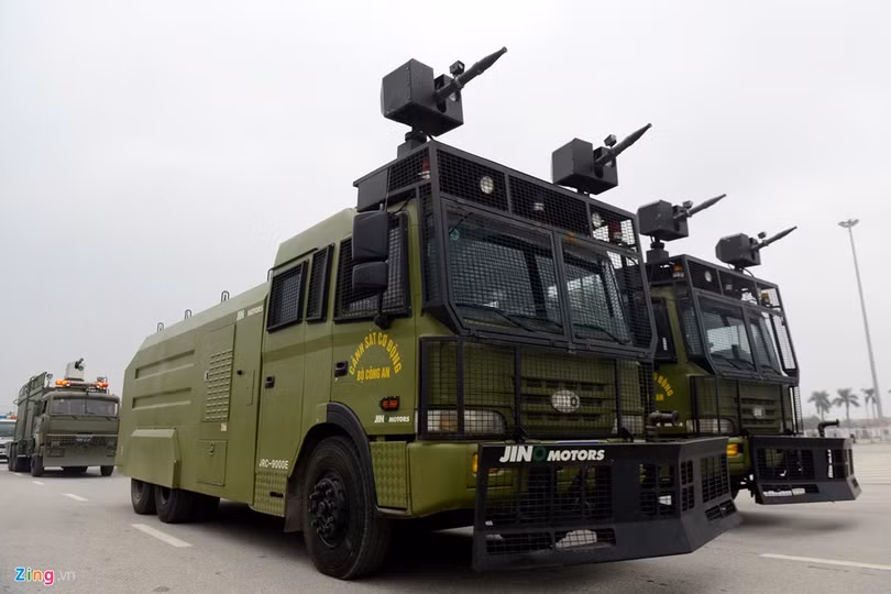 Loại xe đặc chủng chống bạo động JRC-9000E của hãng JINO Motors - thuộc dòng xe chống bạo động với các tính năng hiện đại, mạnh mẽ và đạt hiệu quả bậc nhất hiện nay.