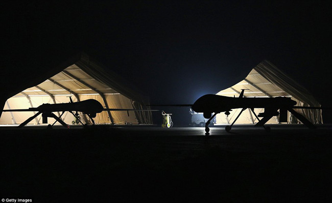 “Soi từ ốc vít” của MQ-1B Predator - “dã thú” săn IS ảnh 5