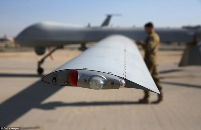 “Soi từ ốc vít” của MQ-1B Predator - “dã thú” săn IS ảnh 14