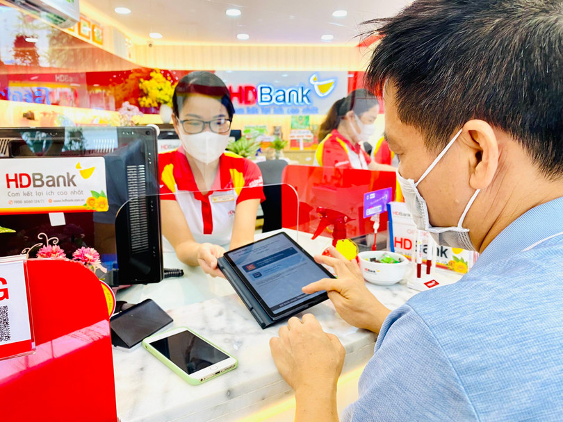 Dòng thẻ tín dụng dành riêng để mua xăng dầu của HDBank sẽ giúp doanh nghiệp dễ dàng quản lý chi phí nhiên liệu và mang đến sự thuận tiện tối ưu trong thời đại số