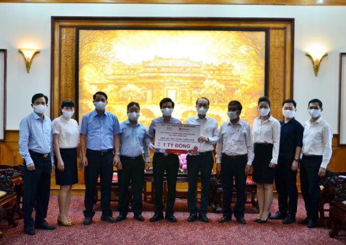 SeABank và tập đoàn BRG ủng hộ Thừa Thiên Huế thiết bị y tế.