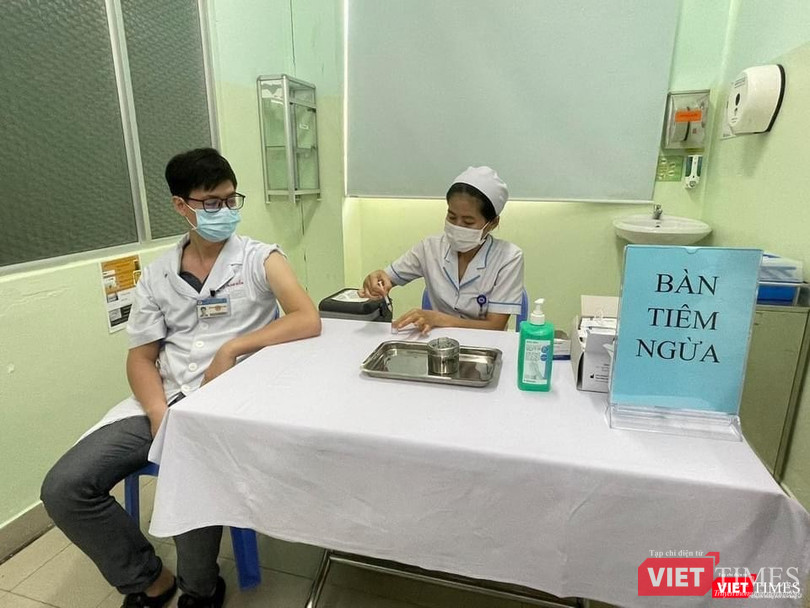 Tiêm chủng vaccine COVID-19 tại BV Hùng Vương Tiêm chủng vaccine COVID-19 tại BV Hùng Vương