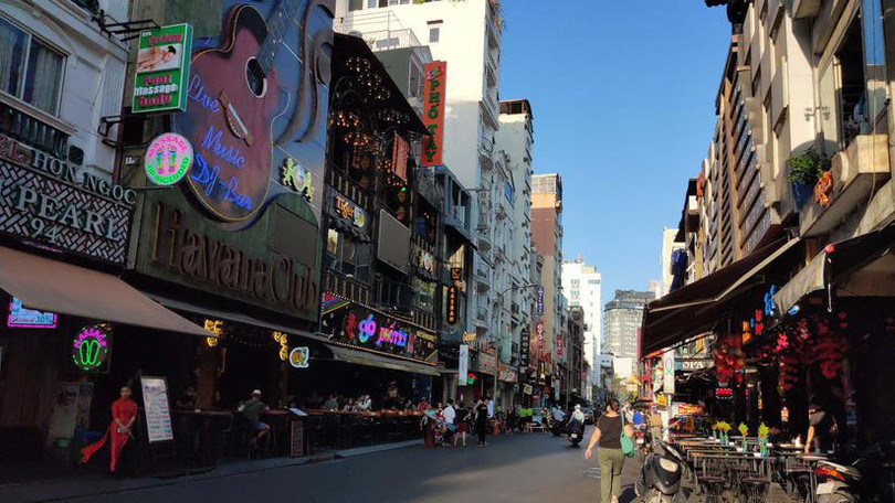 Vũ trường, quán bar, karaoke trên địa bàn TP.HCM vừa được phép hoạt động trở lại (Ảnh: Hoà Bình) 