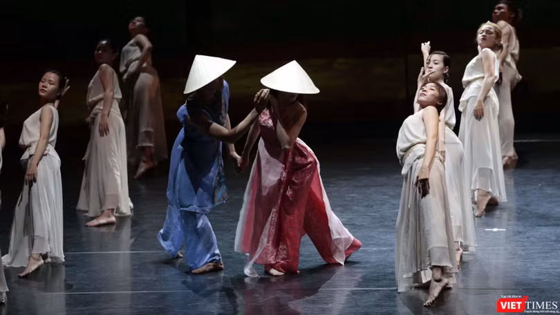Vở múa đương đại "Truyện Kiều" đưa tác phẩm văn học của đại thi hào Nguyễn Du lên sân khấu 