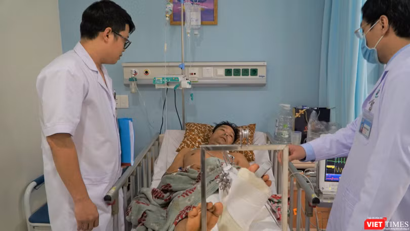 Bệnh nhân đang được chăm sóc tại BV Quân Y 175 (Ảnh: BVCC) 
