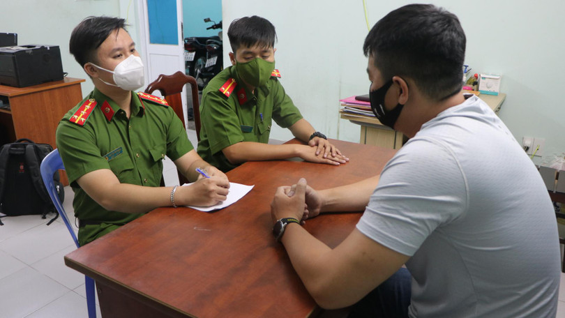 Đối tượng tên Bảo vì lo lắng cho tình hình sức khỏe của con gái, nên đã có hành động hành hung bác sĩ Bệnh viện Nhân dân Gia Định