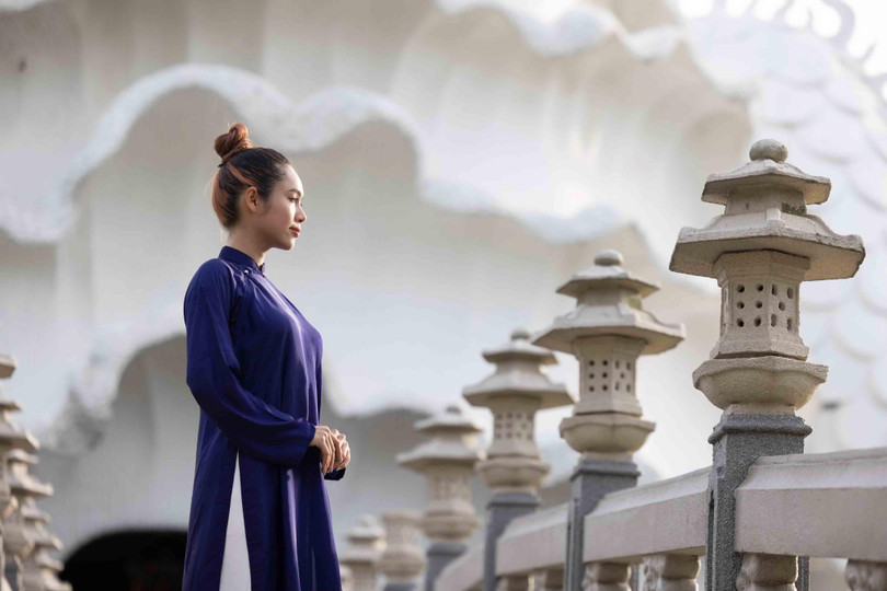 Hoàng My tại chùa Gò Kén