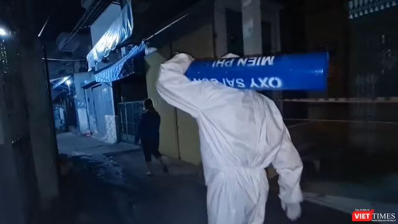 Các lực lượng tình nguyện đi chống dịch trong quãng thời gian ngặt nghèo nhất ở TP.HCM