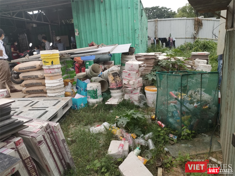 Một số vật liệu xây dựng và rác thải rải rác có nguy cơ đọng nước phát sinh lăng quăng