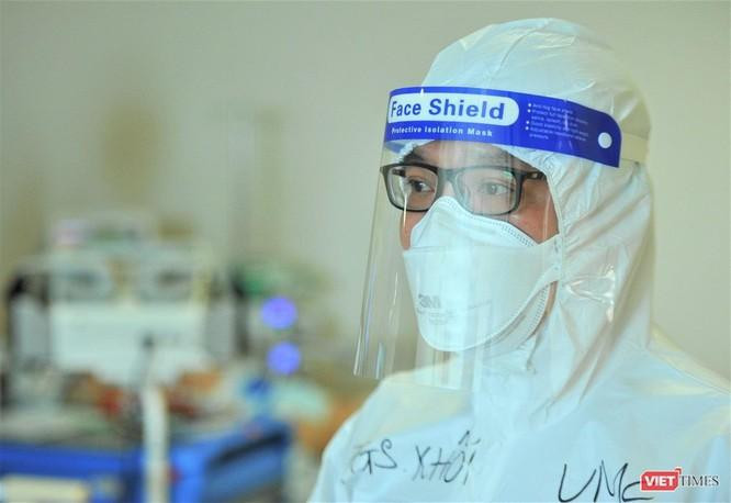 Bác sĩ Lê Minh Khôi "trực chiến" suốt một thời gian dài trong tâm dịch TP.HCM Bác sĩ Lê Minh Khôi "trực chiến" suốt một thời gian dài trong tâm dịch TP.HCM