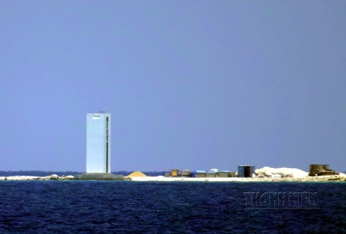 Cận cảnh tòa nhà 9 tầng Trung Quốc xây dựng trái phép trên bãi đá Huy Gơ ảnh 7