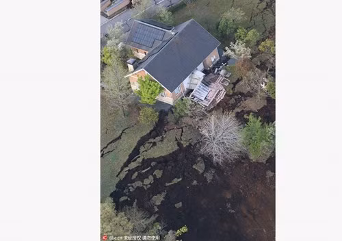 Cảnh tượng như tận thế sau động đất Nhật Bản ảnh 3