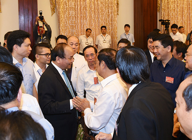 "Chính phủ luôn bảo vệ quyền tài sản, quyền kinh doanh của người dân, doanh nghiệp; không hình sự hoá các quan hệ kinh tế, tạo điều kiện cho doanh nghiệp hội nhập, tạo nên niềm tự hào “Made in Việt Nam”, Thủ tướng Nguyễn Xuân Phúc. Ảnh: VGP/Quang Hiếu "Chính phủ luôn bảo vệ quyền tài sản, quyền kinh doanh của người dân, doanh nghiệp; không hình sự hoá các quan hệ kinh tế, tạo điều kiện cho doanh nghiệp hội nhập, tạo nên niềm tự hào “Made in Việt Nam”, Thủ tướng Nguyễn Xuân Phúc. Ảnh: VGP/Quang Hiếu