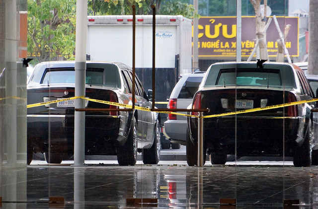 Đoàn xe đón ông Obama đã rời khách sạn đến Sân bay Nội Bài ảnh 16