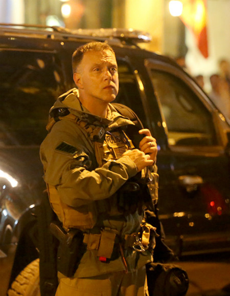 Xạ thủ Mỹđược trang bị đầy đủ vũ khí, thiết bị để quan sát các vị trí quanh nơi ông Obama hoạt động. Ảnh:Bá Đô. Xạ thủ Mỹđược trang bị đầy đủ vũ khí, thiết bị để quan sát các vị trí quanh nơi ông Obama hoạt động. Ảnh:Bá Đô.