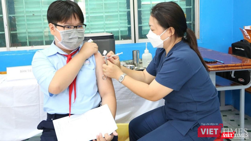 Bác sĩ khuyến cáo trẻ từ 5 tuổi trở lên cần được tiêm ngừa COVID-19 Bác sĩ khuyến cáo trẻ từ 5 tuổi trở lên cần được tiêm ngừa COVID-19