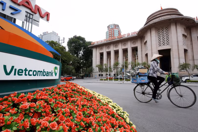 NHNN đã chấp thuận cho Vietcombank tăng vốn thêm 10%: Mở đường đón GIC? (Ảnh: Nikkei)