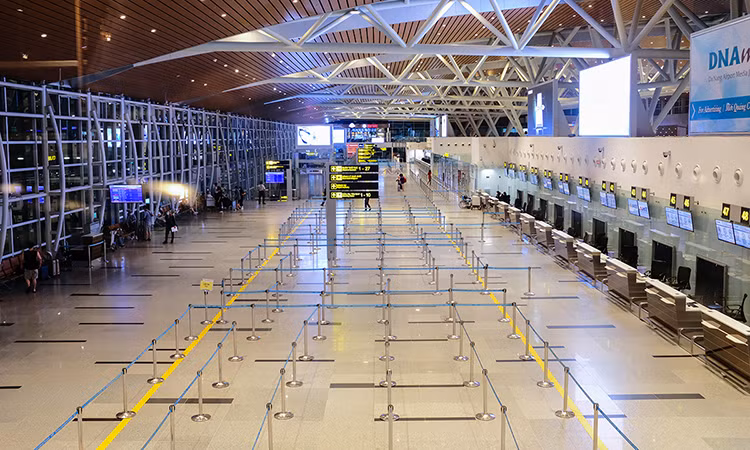 Hàng không cũng muốn được giải cứu ảnh 1 Sân bay Đà Nẵng vắng khách. Ảnh: Nguyễn Đông