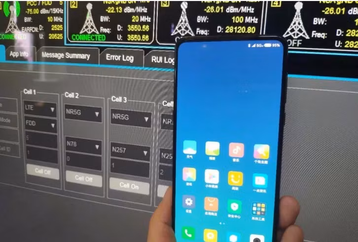 Xiaomi Mi Mix 3 là smartphone hỗ trợ 5G đáng chú ý nhất được công bố cho đến nay (Ảnh: The Verge)