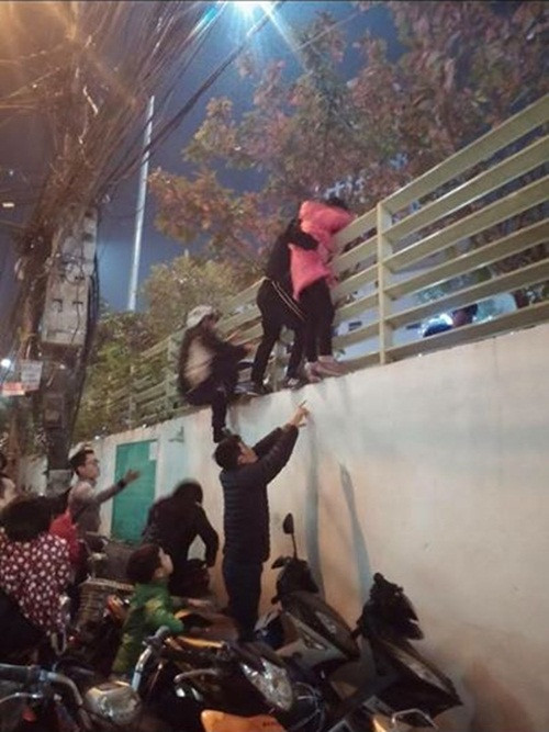 Những hình ảnh trong đêm Giáng sinh "gây bão" mạng xã hội ảnh 1