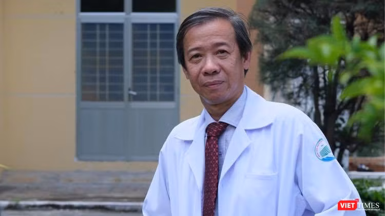 BS Nguyễn Văn Vĩnh Châu, GĐ BV Bệnh Nhiệt đới TP.HCM cho biết, ở Việt Nam chưa có huyết thanh kháng độc tố botulinum (Ảnh: Hòa Bình) 