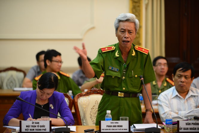 Phó giám đốc Công an TP.HCM Phan Anh Minh - Ảnh: Q.Đ. "Nếu lãnh đạo địa bàn mà báo cáo láo, lừa cấp trên về tình hình an ninh trật tự thì thôi qua chỗ khác làm, để bố trí người khác vào đảm nhận công việc" Phó giám đốc Công an TP.HCM Phan Anh Minh - Ảnh: Q.Đ. "Nếu lãnh đạo địa bàn mà báo cáo láo, lừa cấp trên về tình hình an ninh trật tự thì thôi qua chỗ khác làm, để bố trí người khác vào đảm nhận công việc"