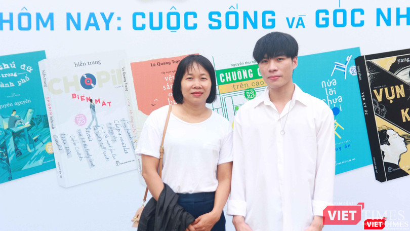 Nhà văn Nguyễn Ngọc Tư và tác giả đoạt giải Văn học tuổi 20 lần 7