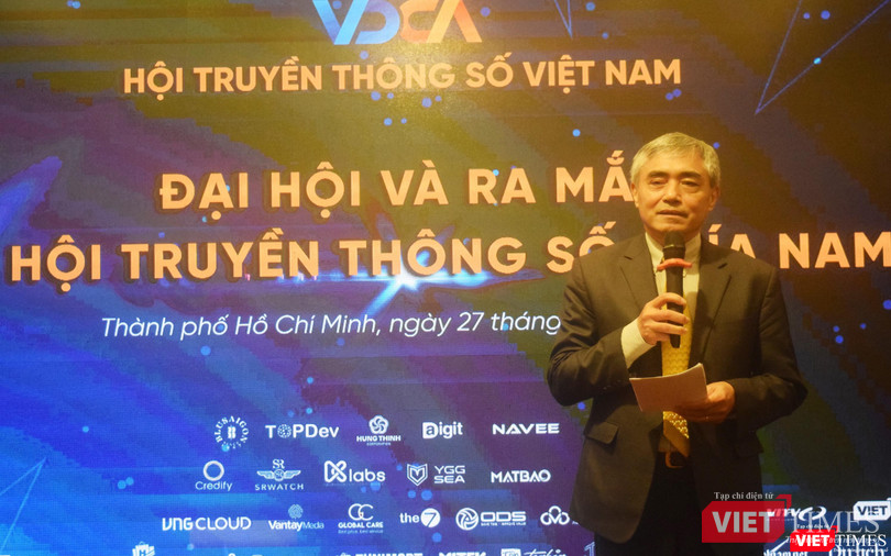 Chủ tịch Hội Truyền thông số Việt Nam - ông Nguyễn Minh Hồng phát biểu chỉ đạo tại sự kiện. Ảnh: Hòa Bình